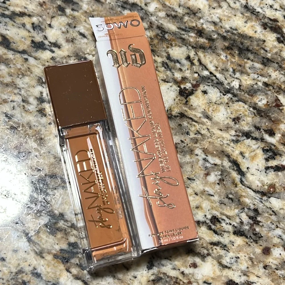 ♣️🌙Urban Decay 50WO Medium Warm Stay Naked Weightless Foundation